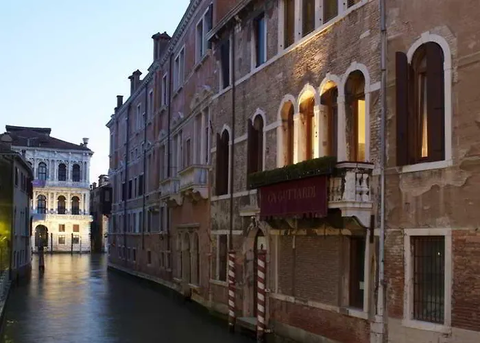 Ca' Gottardi Bed & Breakfast 3*