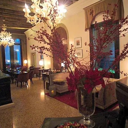 Couette-café Ca' Gottardi 4*